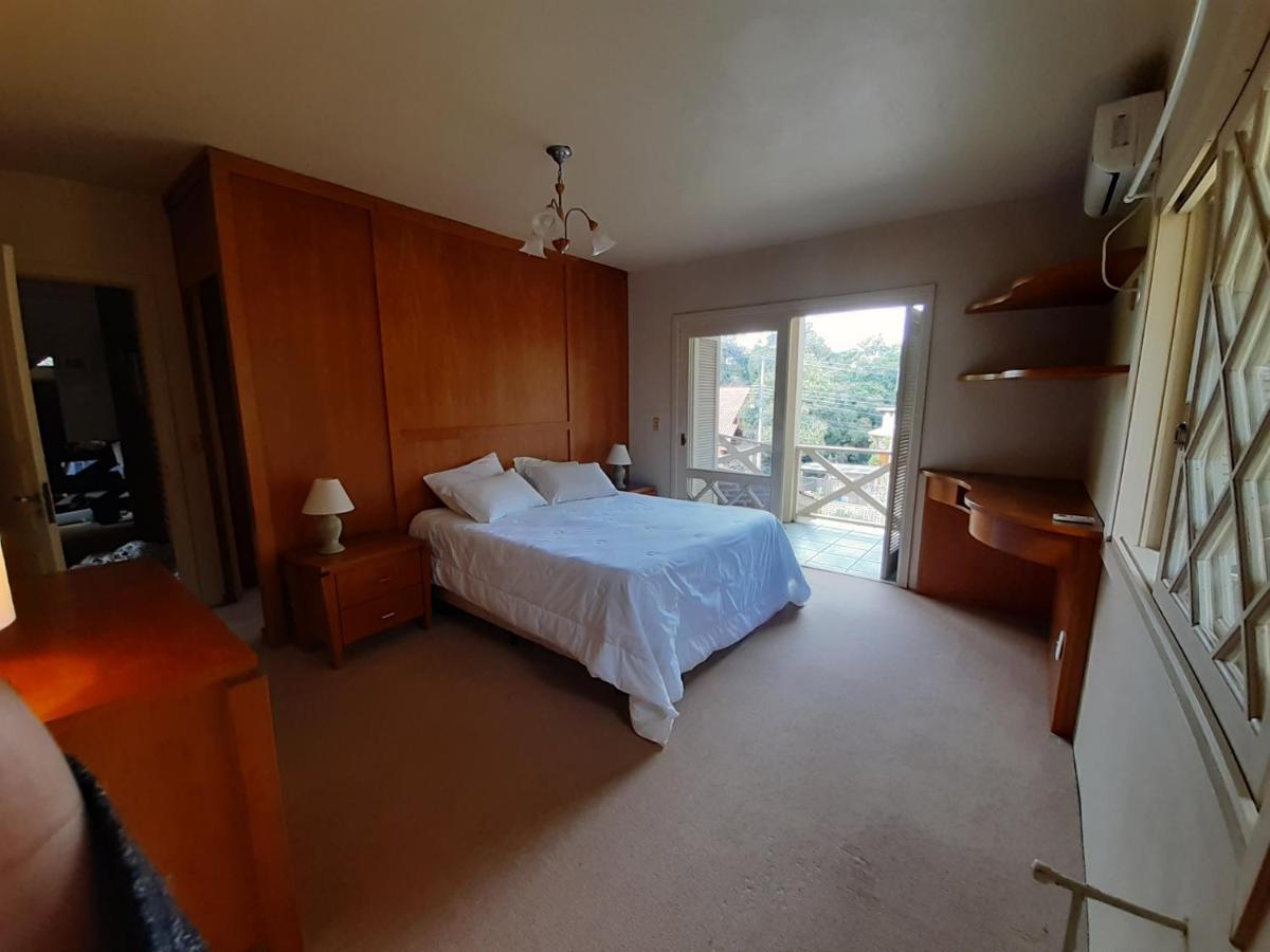 Casa Do Bosque, Espacosa Em Espetacular, 5 Min Centro! Holiday home