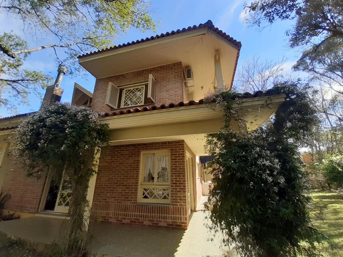 Casa Do Bosque, Espacosa Em Espetacular, 5 Min Centro! Holiday home